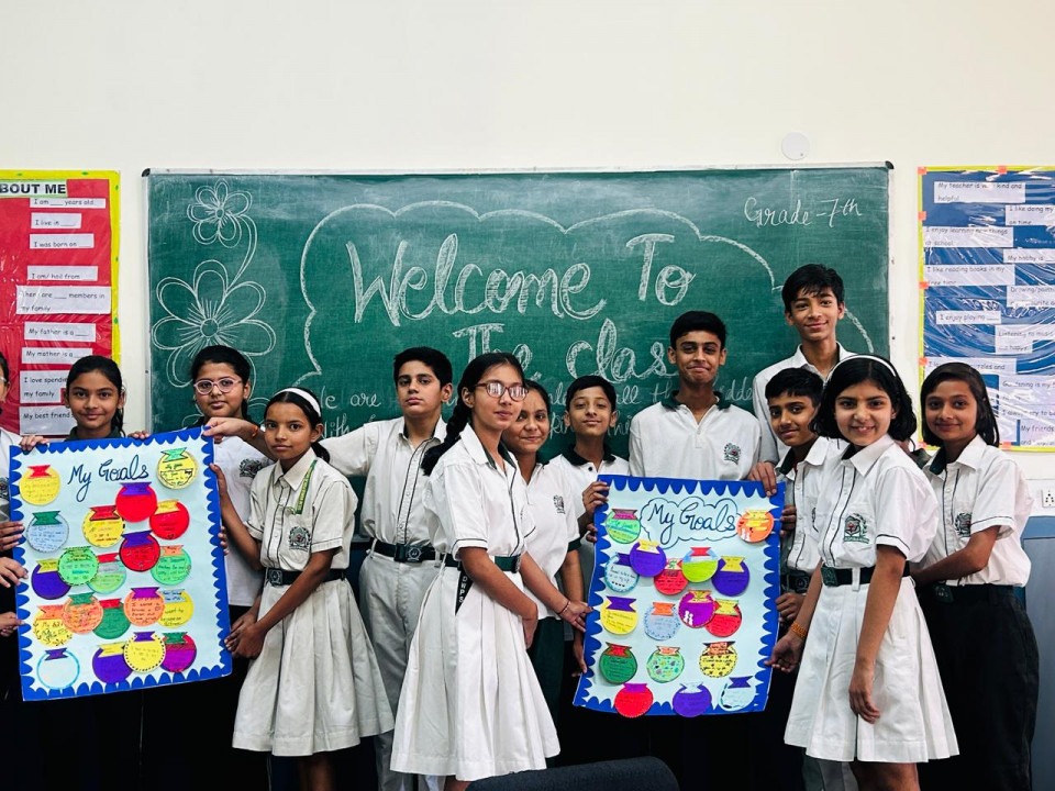 Delhi World Public School (DWPS), Dadri, warmly welcomed its new students with a special gesture.